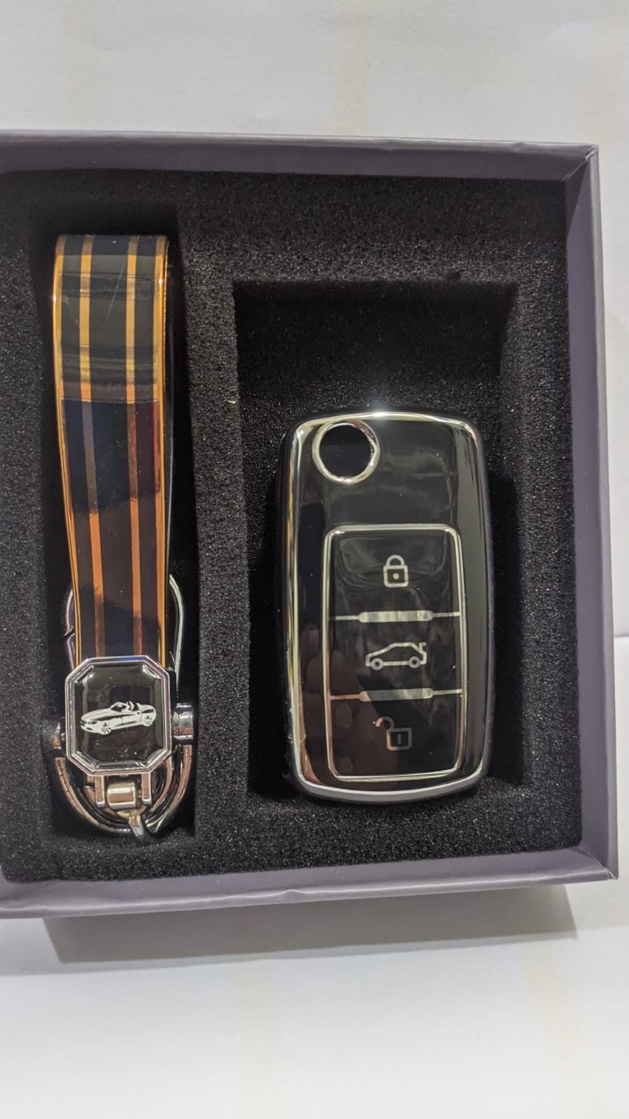 C100 غلاف بصمه فولكسواكن