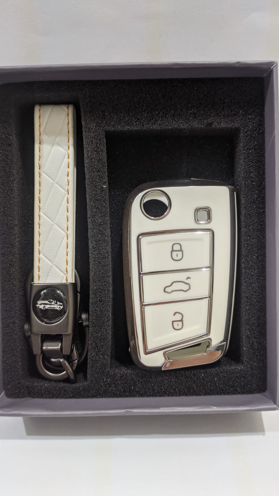 C100  غلاف بصمه فولكسواكن