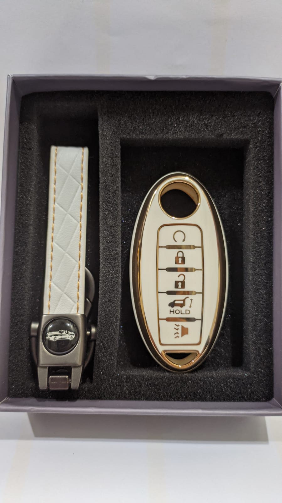 C100  غلاف بصمه نيسان انفنيتي